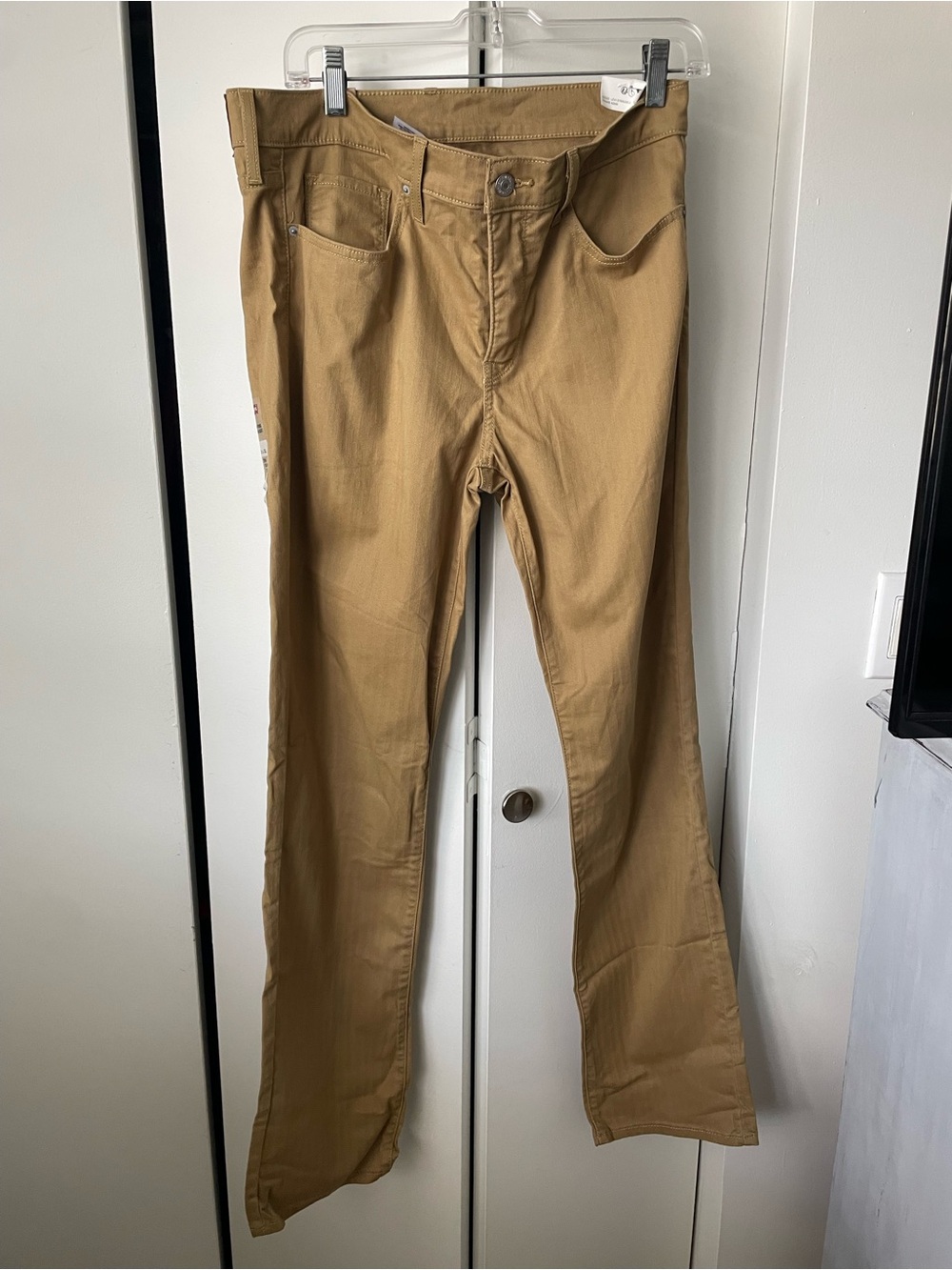 Women’s Levi’s 314 Shaping Straight Pants in Camel